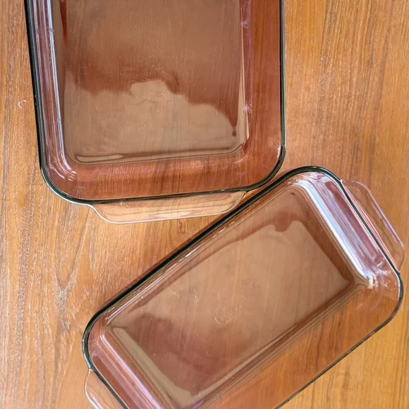 Pyrex Vintage Cranberry Baking Dish Set w/ 8” Square & 11” x 7.5” Rectangle Pans - Picture 2 of 16